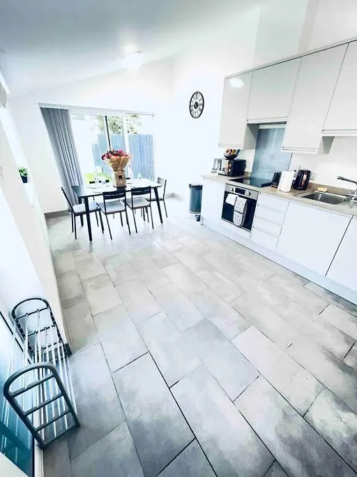 2 Bedroom Modern House In Cambridge City Centre