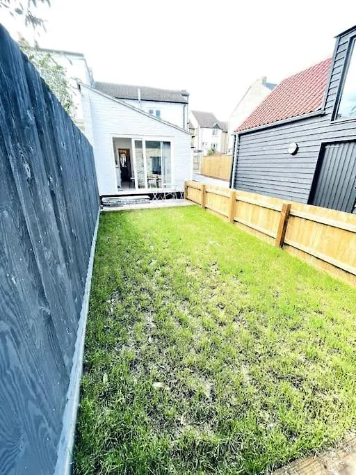 2 Bedroom Modern House In Cambridge City Centre 0*,